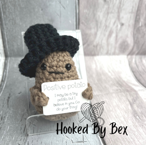 Desk Buddy top hat