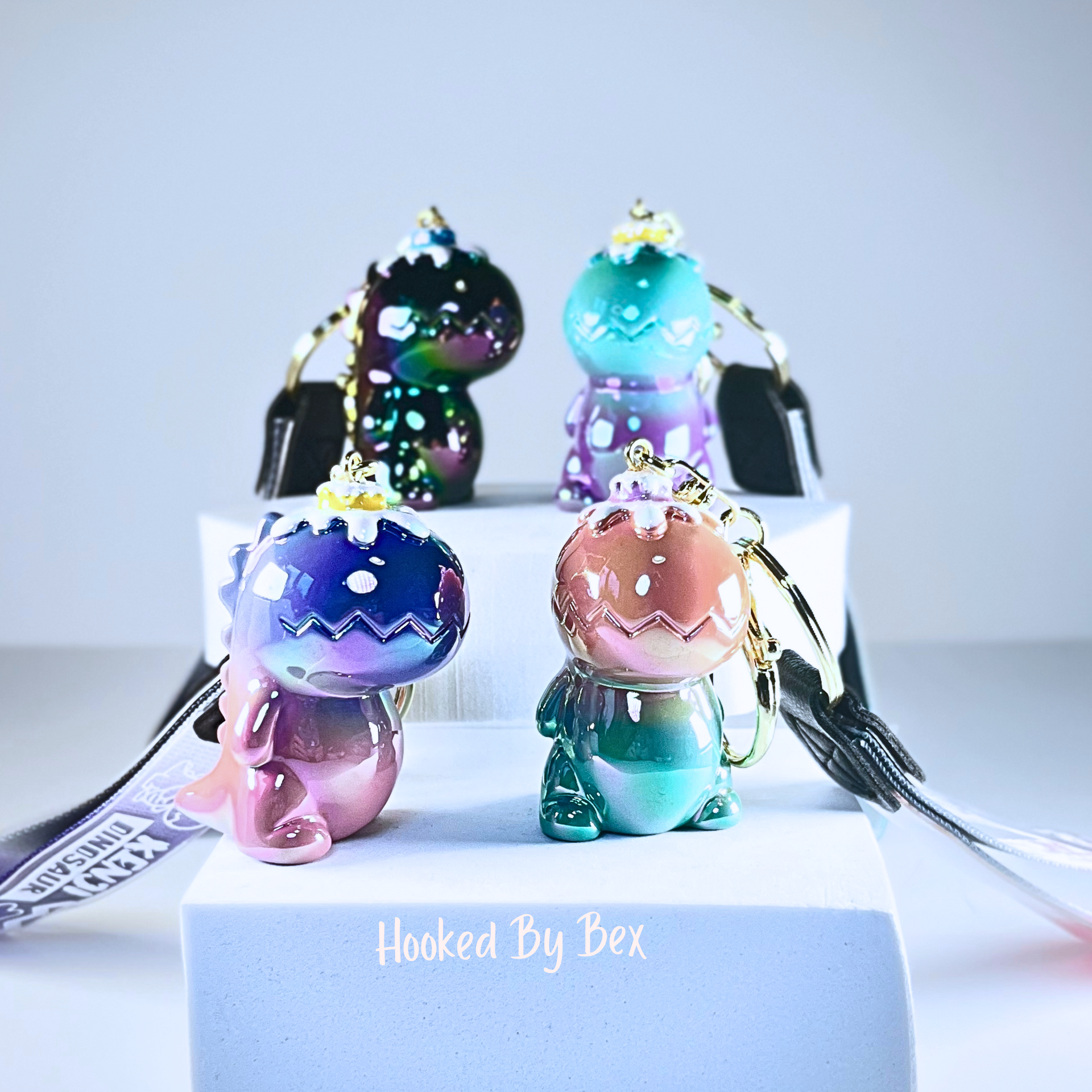 Kenji Pearlescent Dino Keyring – HookedByBex